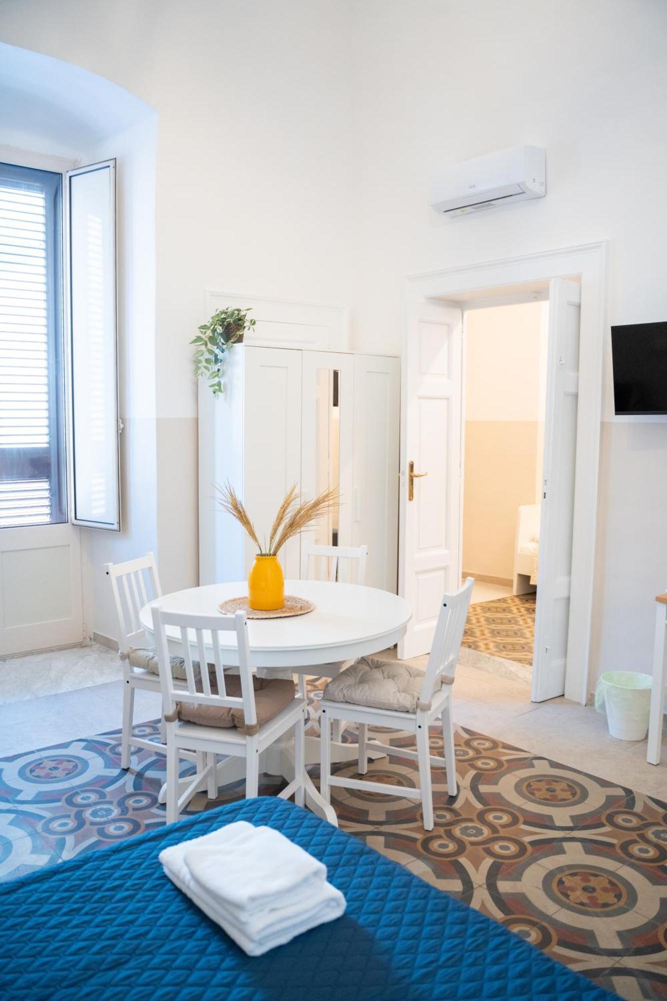 Bed and Breakfast Principe Amedeo 93 à Bari Extérieur photo