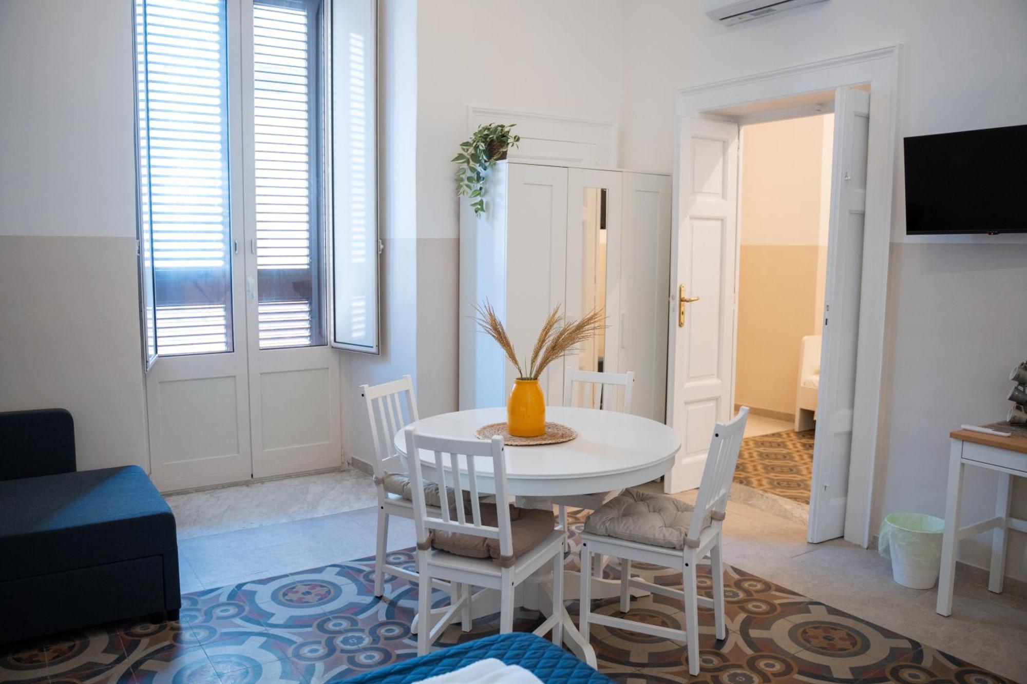Bed and Breakfast Principe Amedeo 93 à Bari Extérieur photo